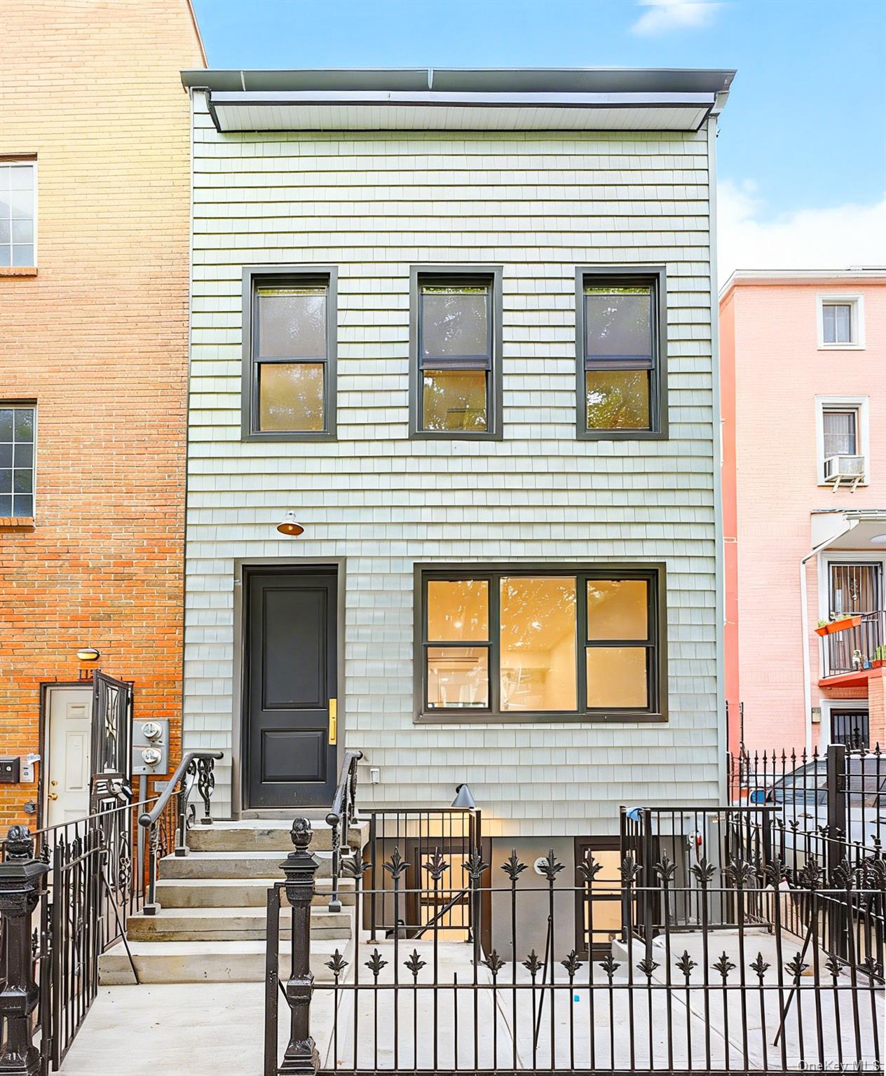 1123 Madison St