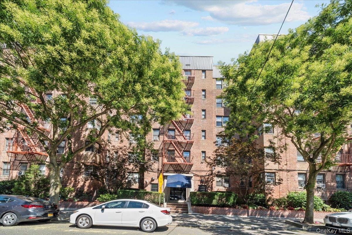 3260 Netherland Ave Unit 2F