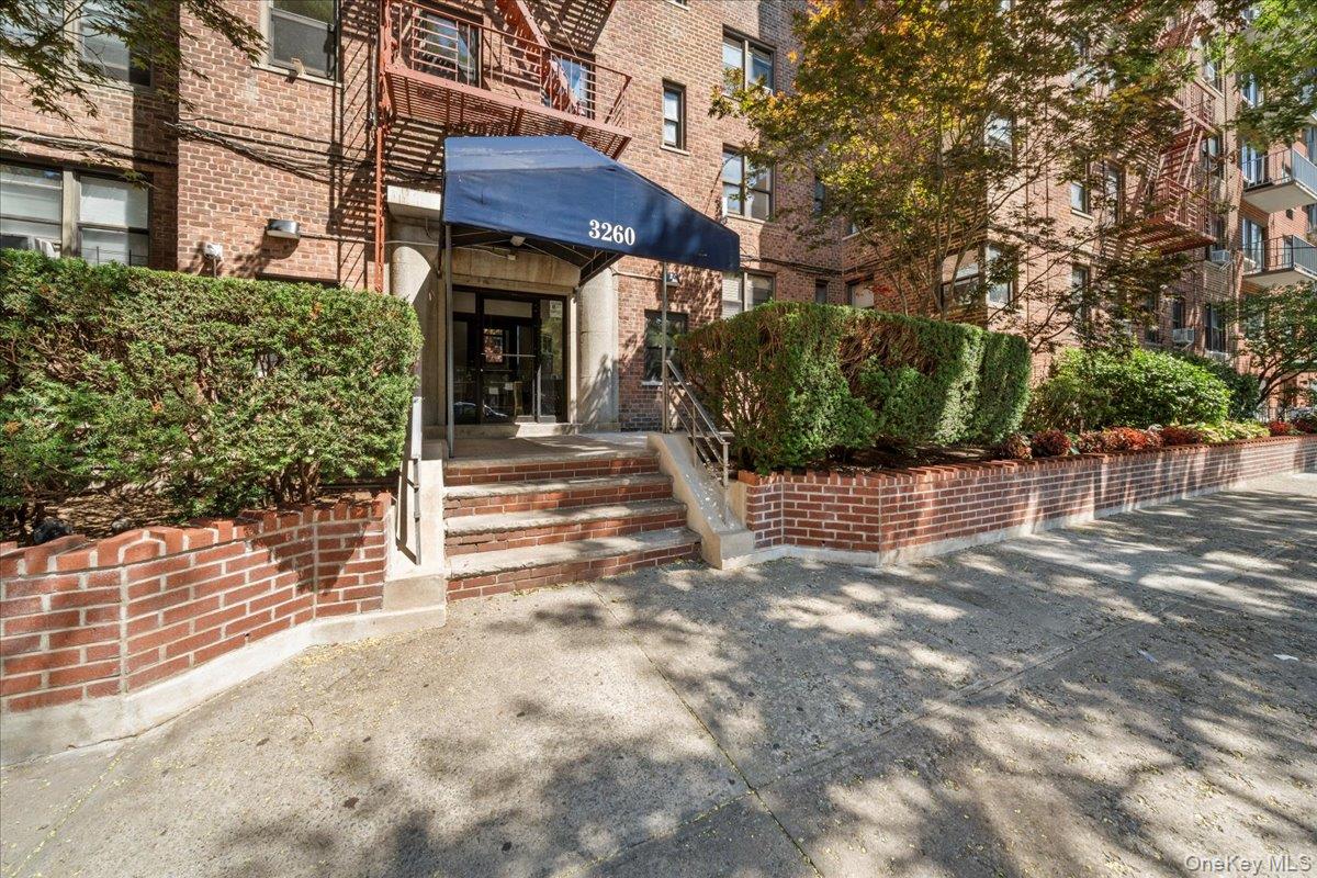 3260 Netherland Ave Unit 2H