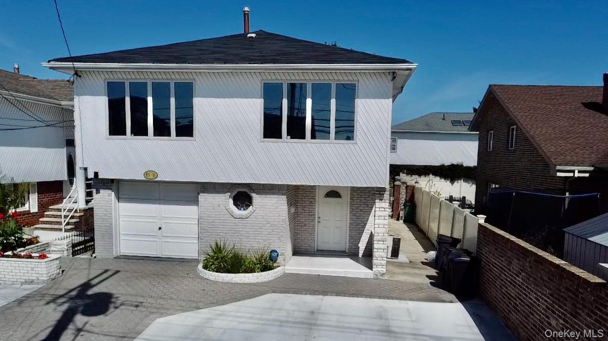 8511 164th Ave
