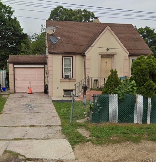 4 Andrews Ave