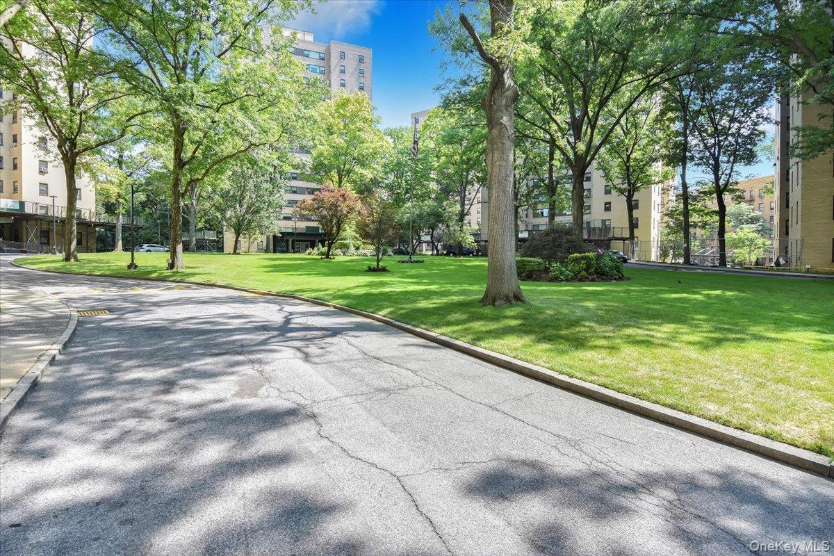 4 Fordham Hill Oval Unit 16C