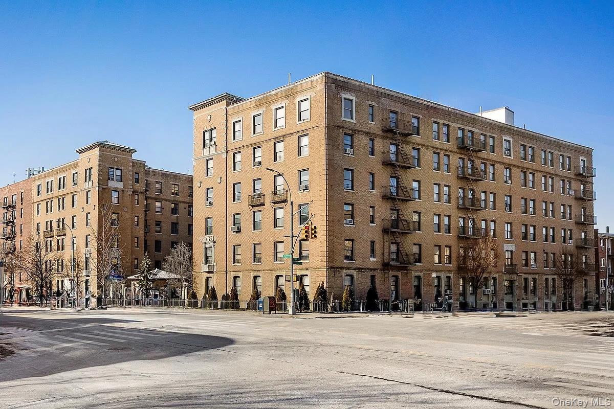 14809 Northern Blvd Unit 5K