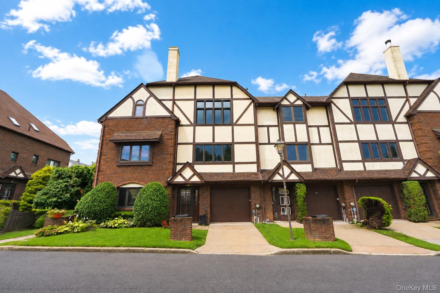 16 Fox Hunt Ct