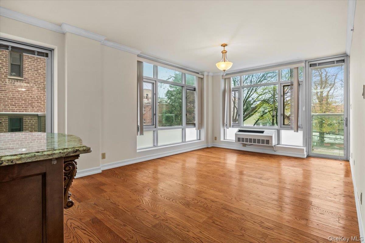 3511 Cambridge Unit 3F