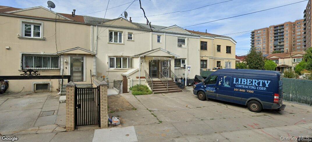 6258 Grand Central Pkwy