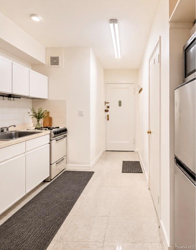 14445 Sanford Ave Unit 6