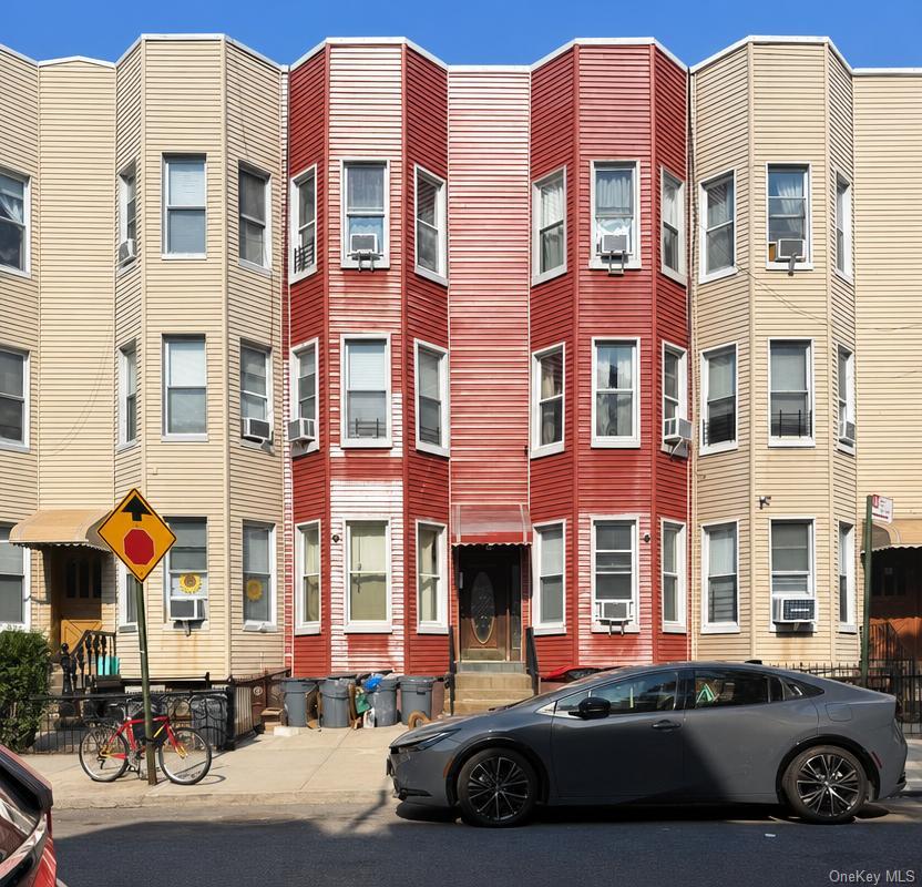 168 Russell St