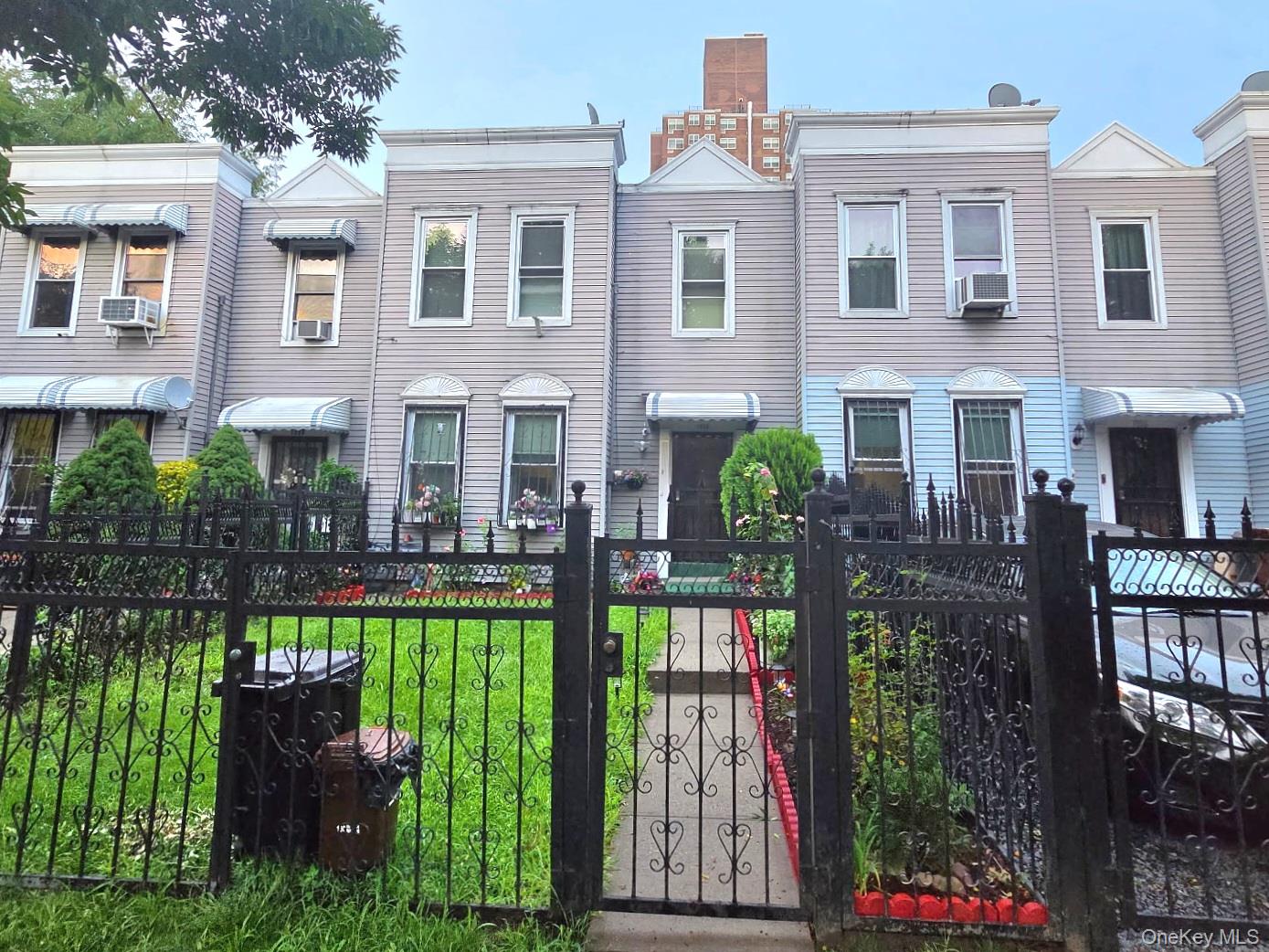 1988 Vyse Ave Unit 2