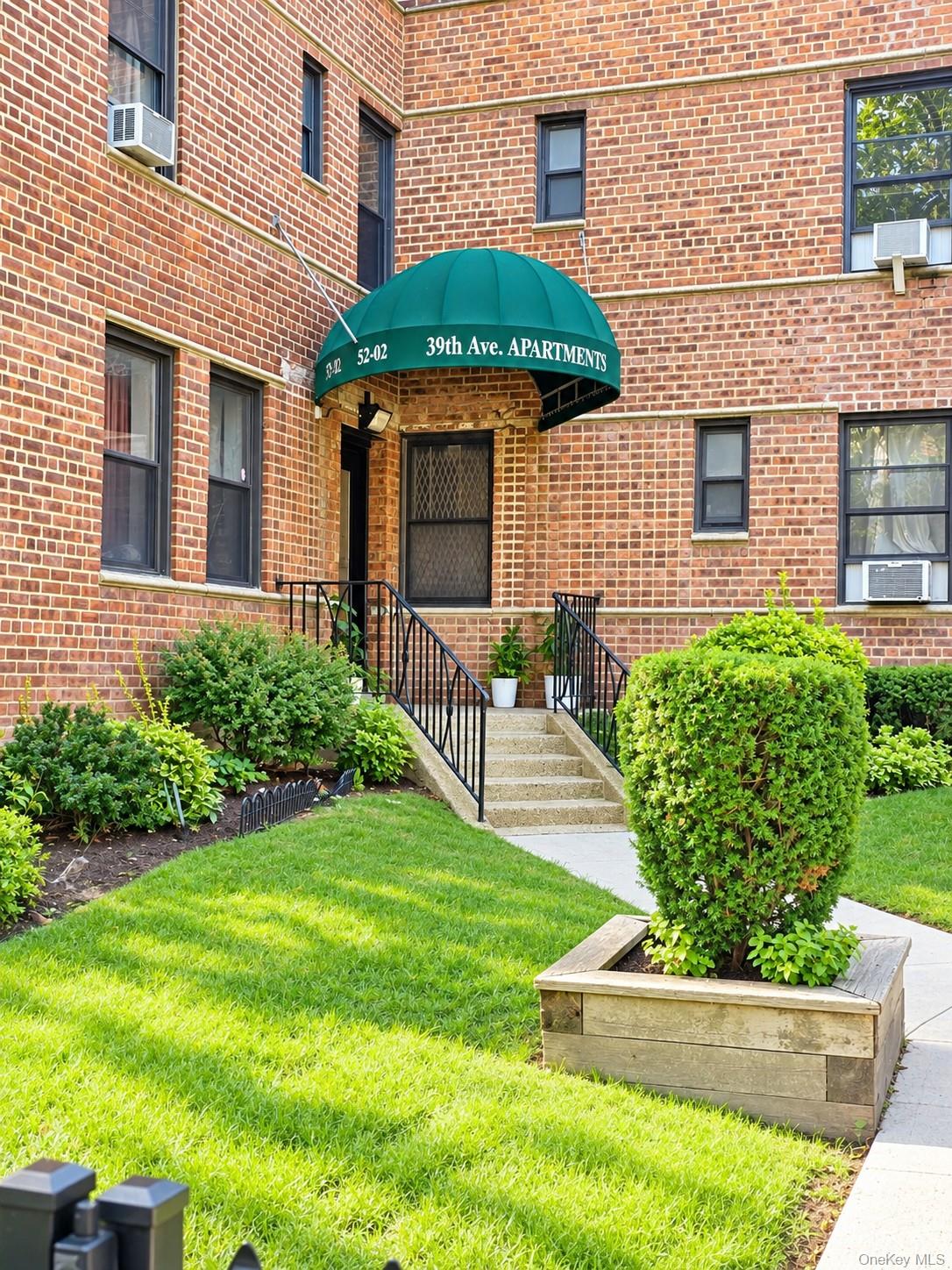 5202 39th Ave Unit 1A