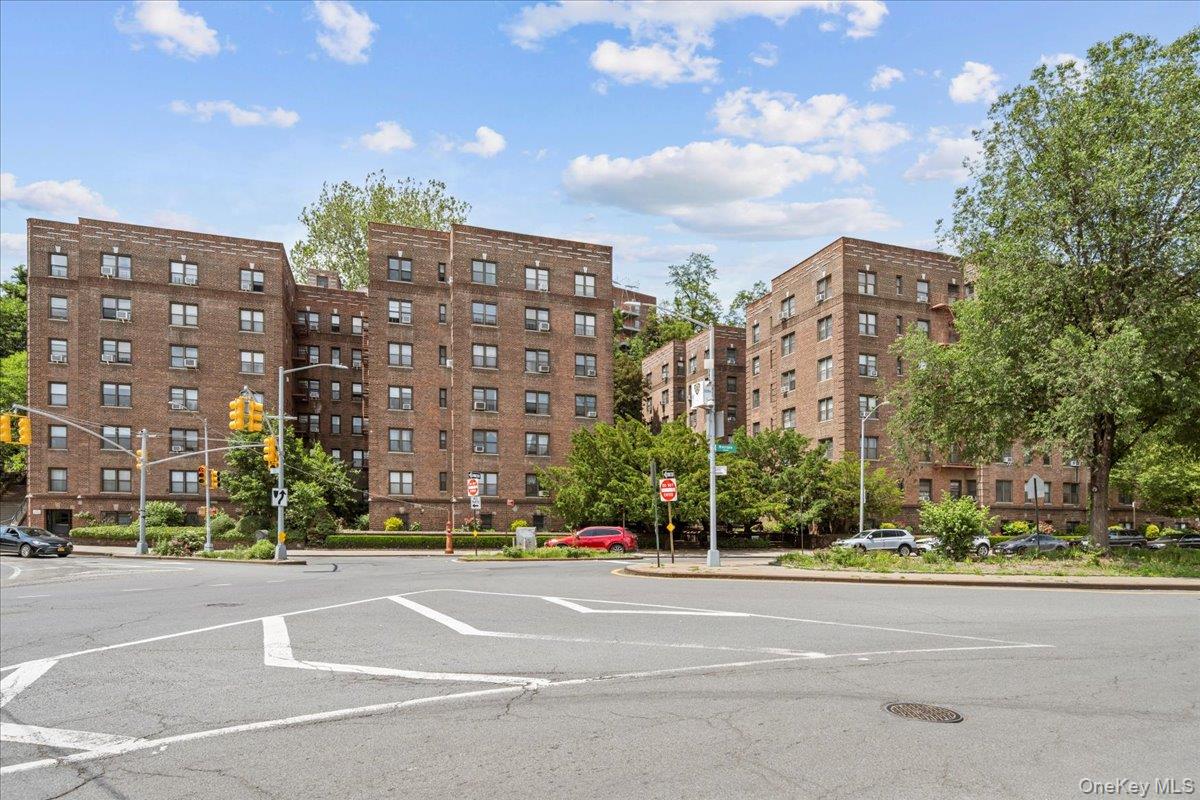3017 Riverdale Ave Unit 5J