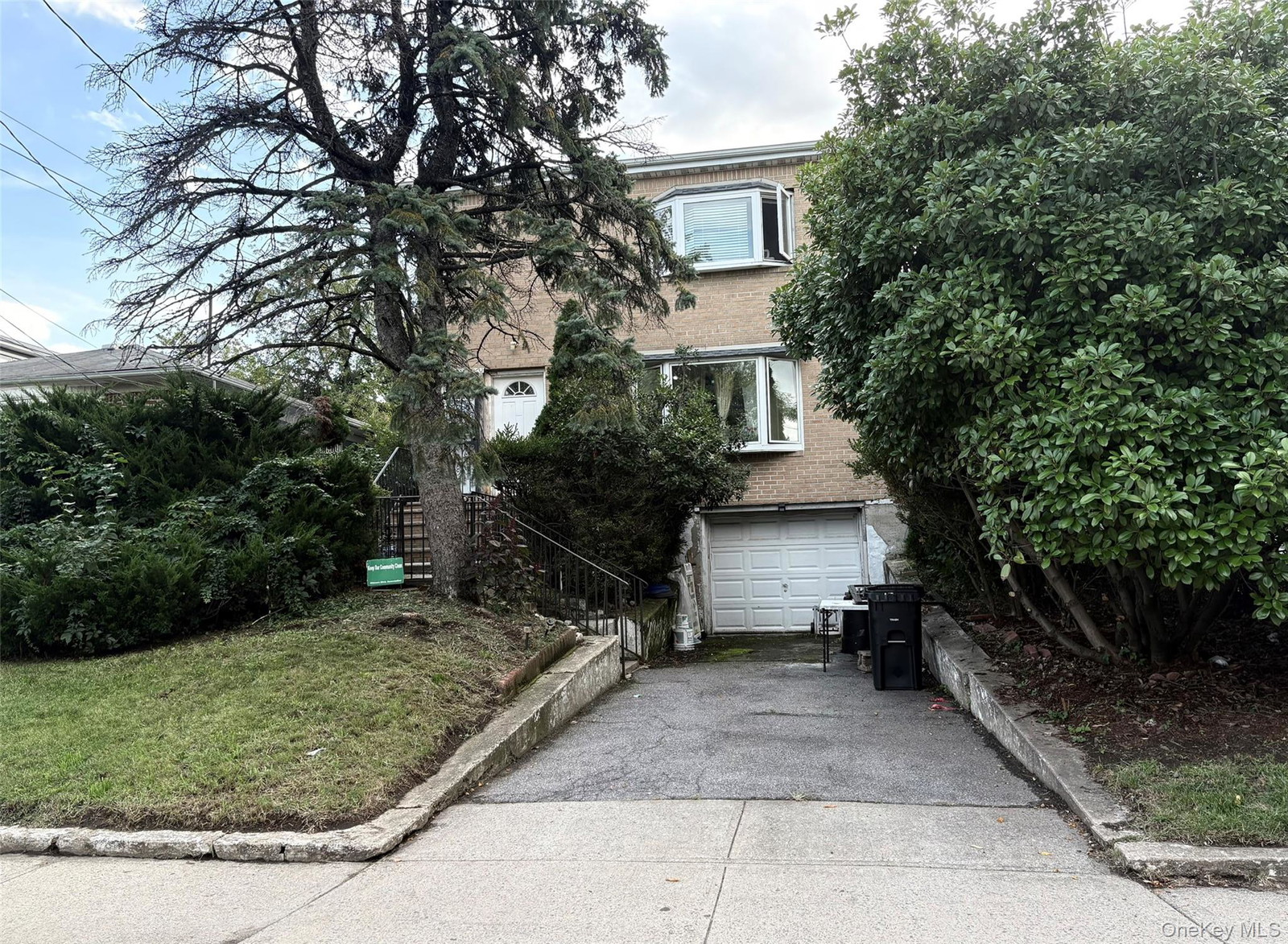 10520 Ditmars Blvd