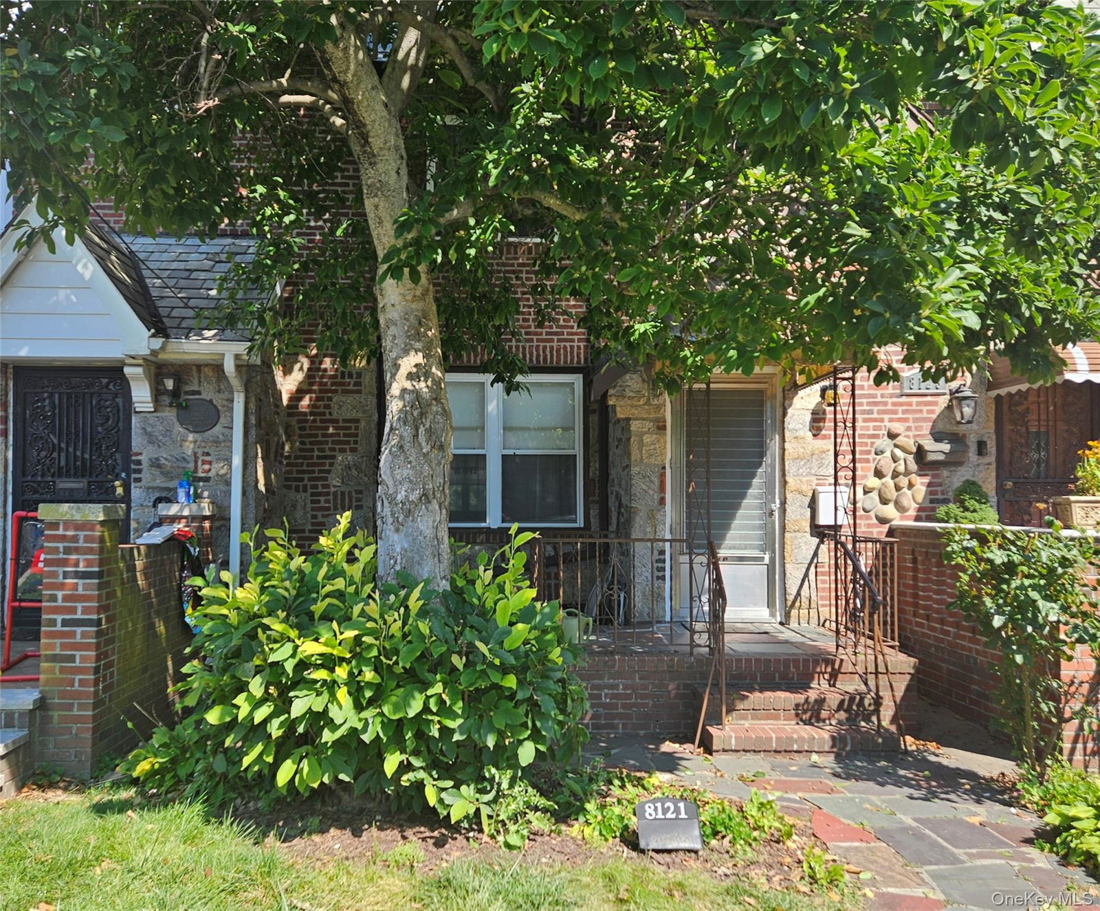 8121 77th Ave