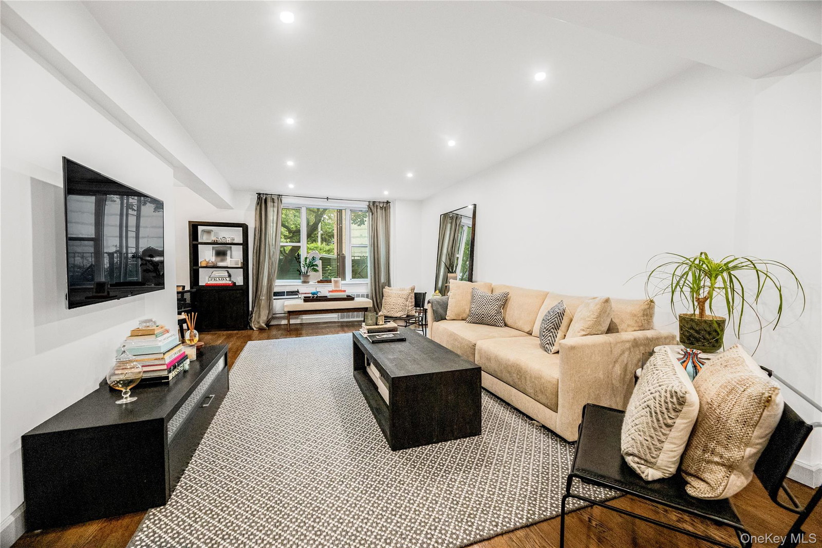 2390 Palisade Ave Unit 2B