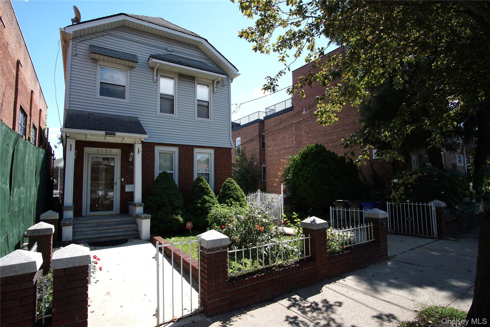 2430 Esplanade Ave