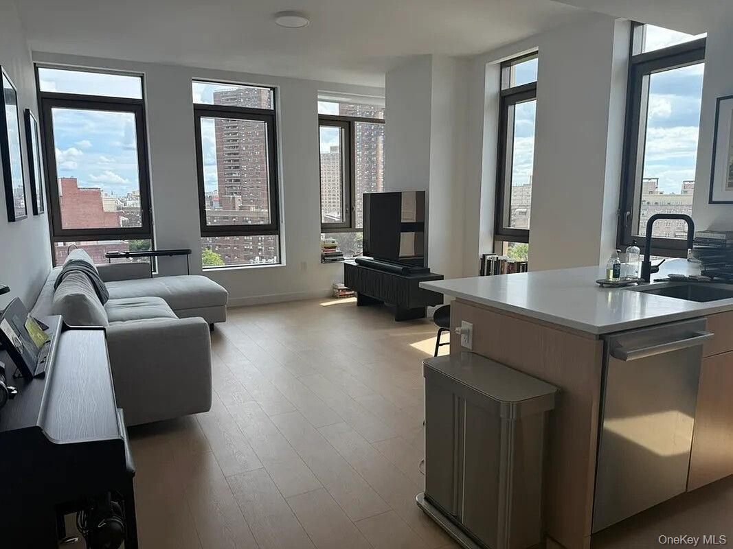 482 Kent Ave Unit 1108