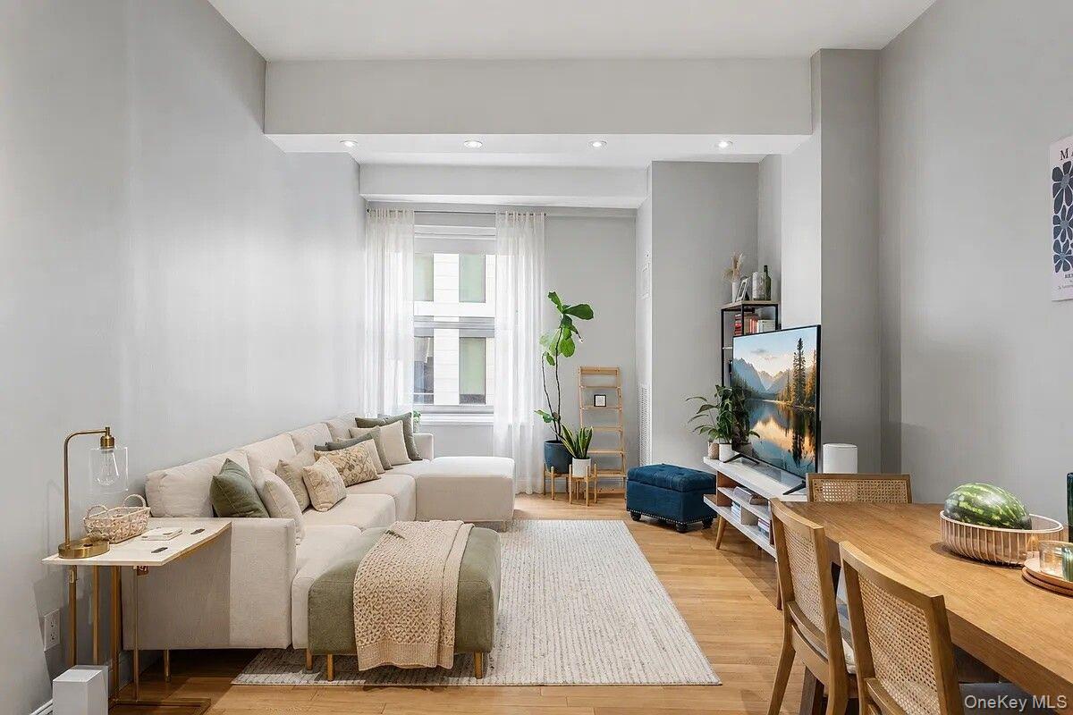 88 Greenwich Street Unit 604