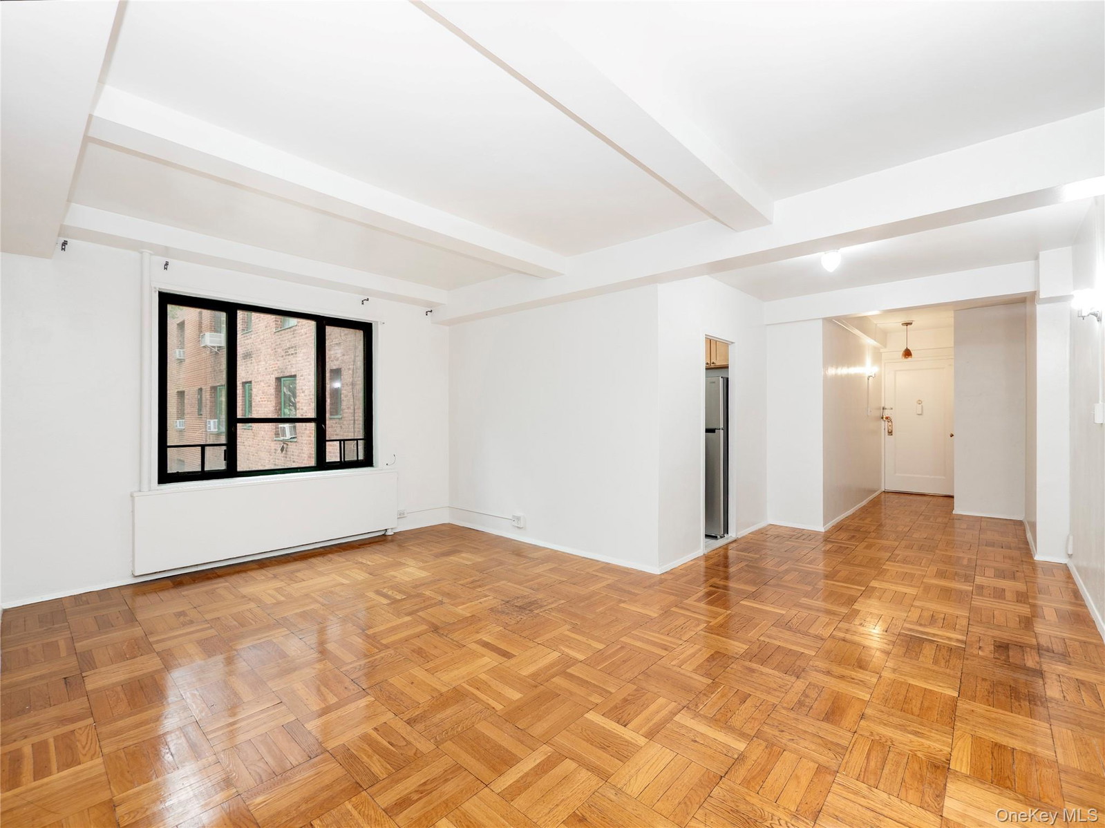2150 E Tremont Ave Unit 4C