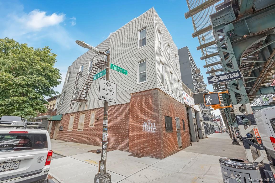2693 Fulton St