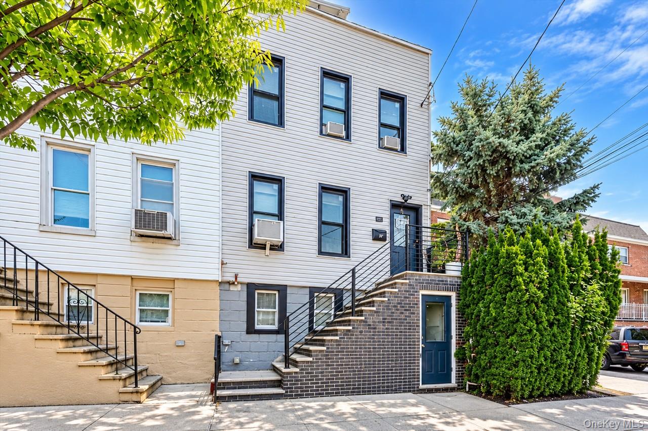 1321 Balcom Ave Unit 1