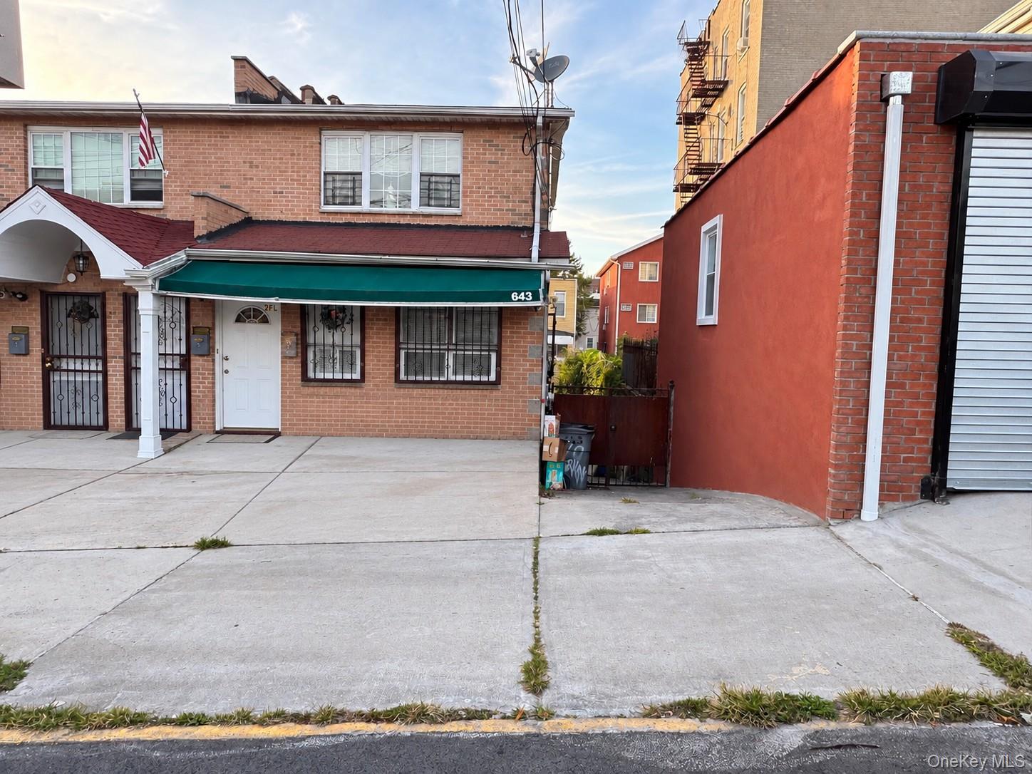 643 Baker Ave