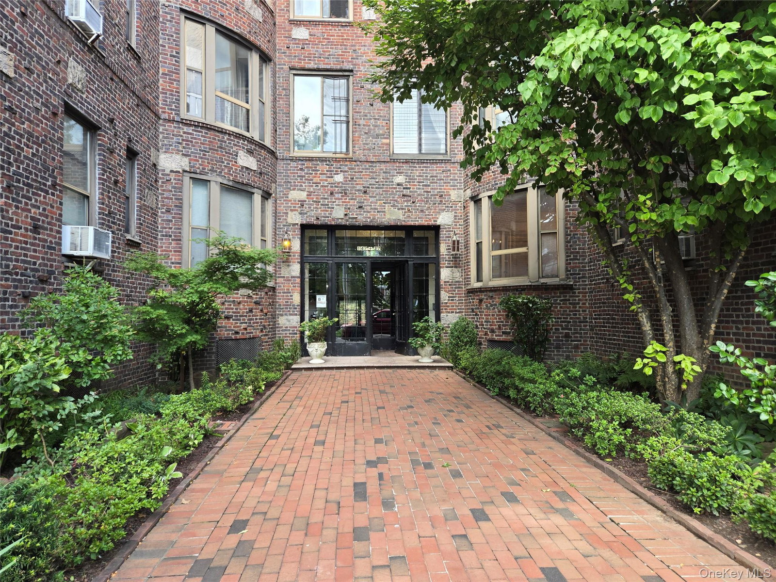 14737 Beech Ave Unit 1G