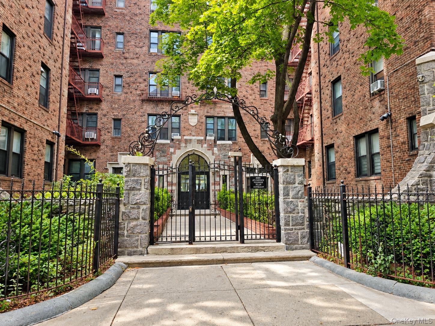 9205 Whitney Ave Unit A27