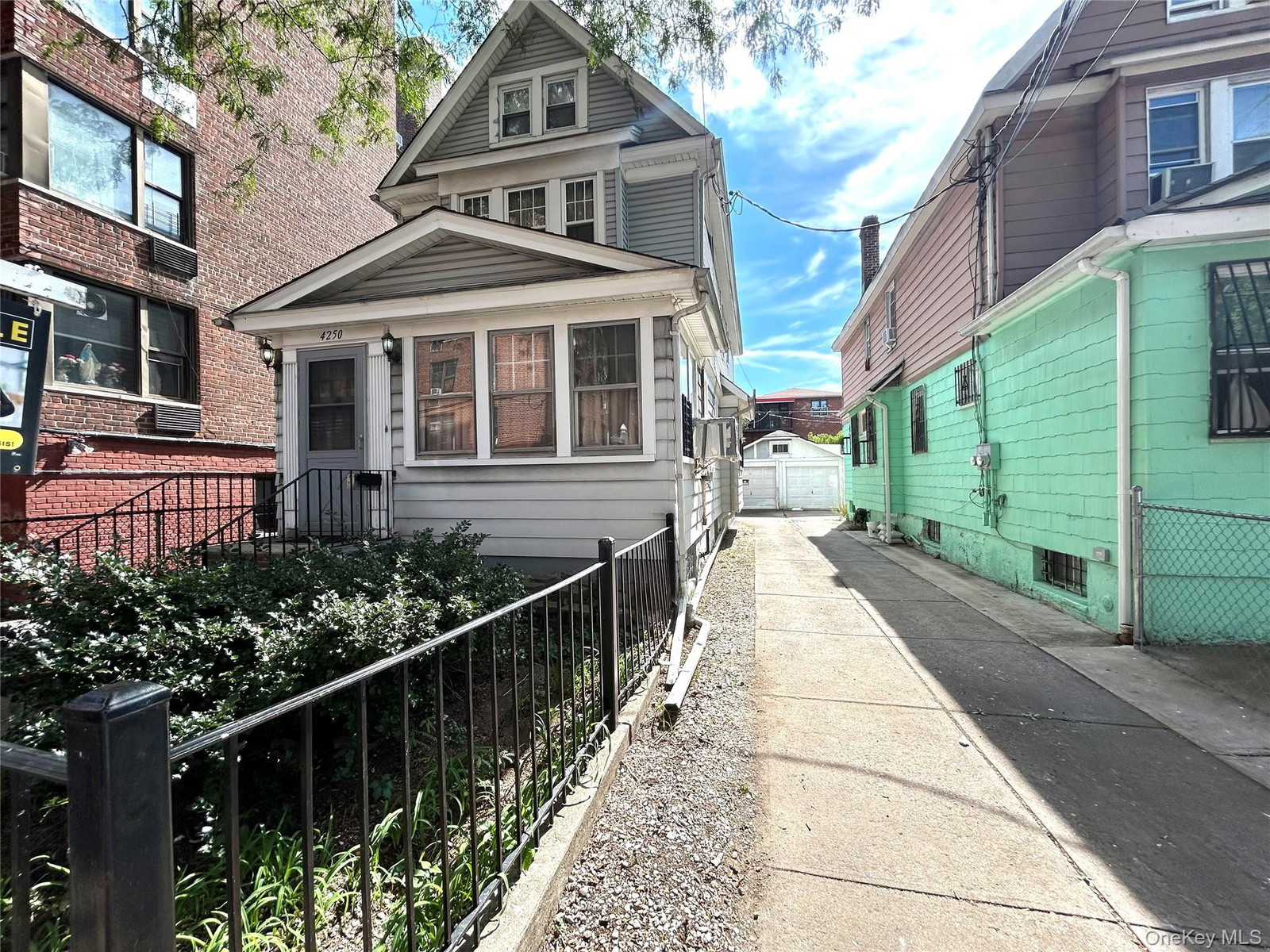 4250 Gleane St