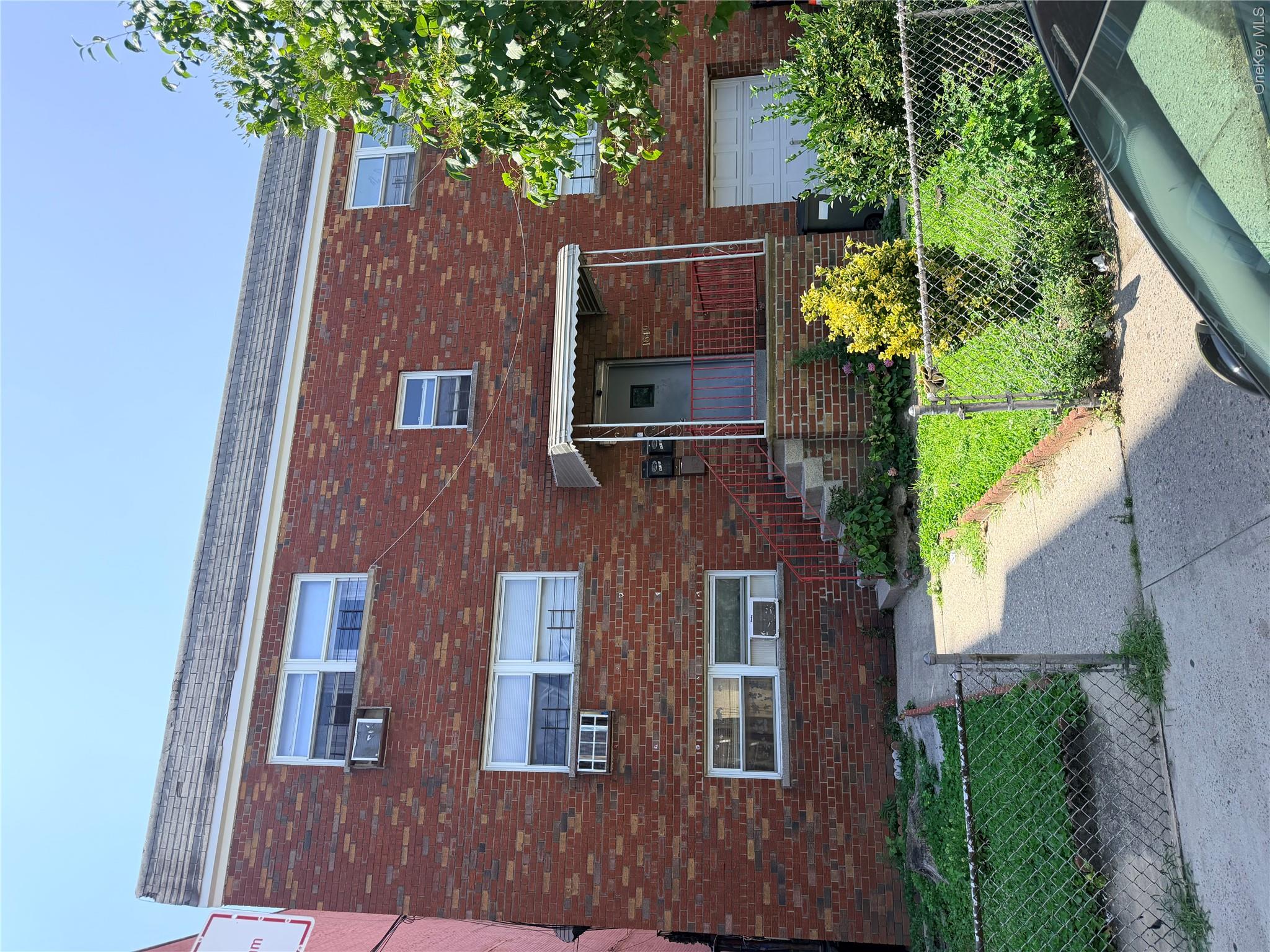 1849 White Plains Rd