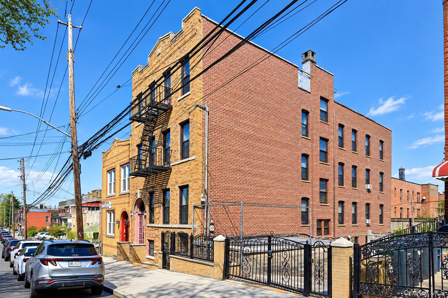 3018 Paulding Ave