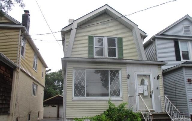 98 Marine St