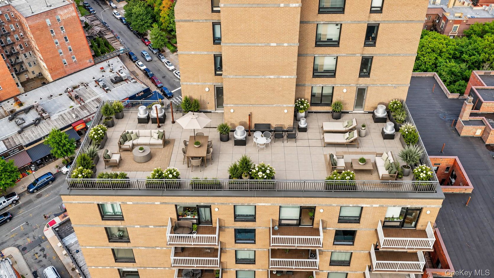11624 Grosvenor Ln Unit 15B