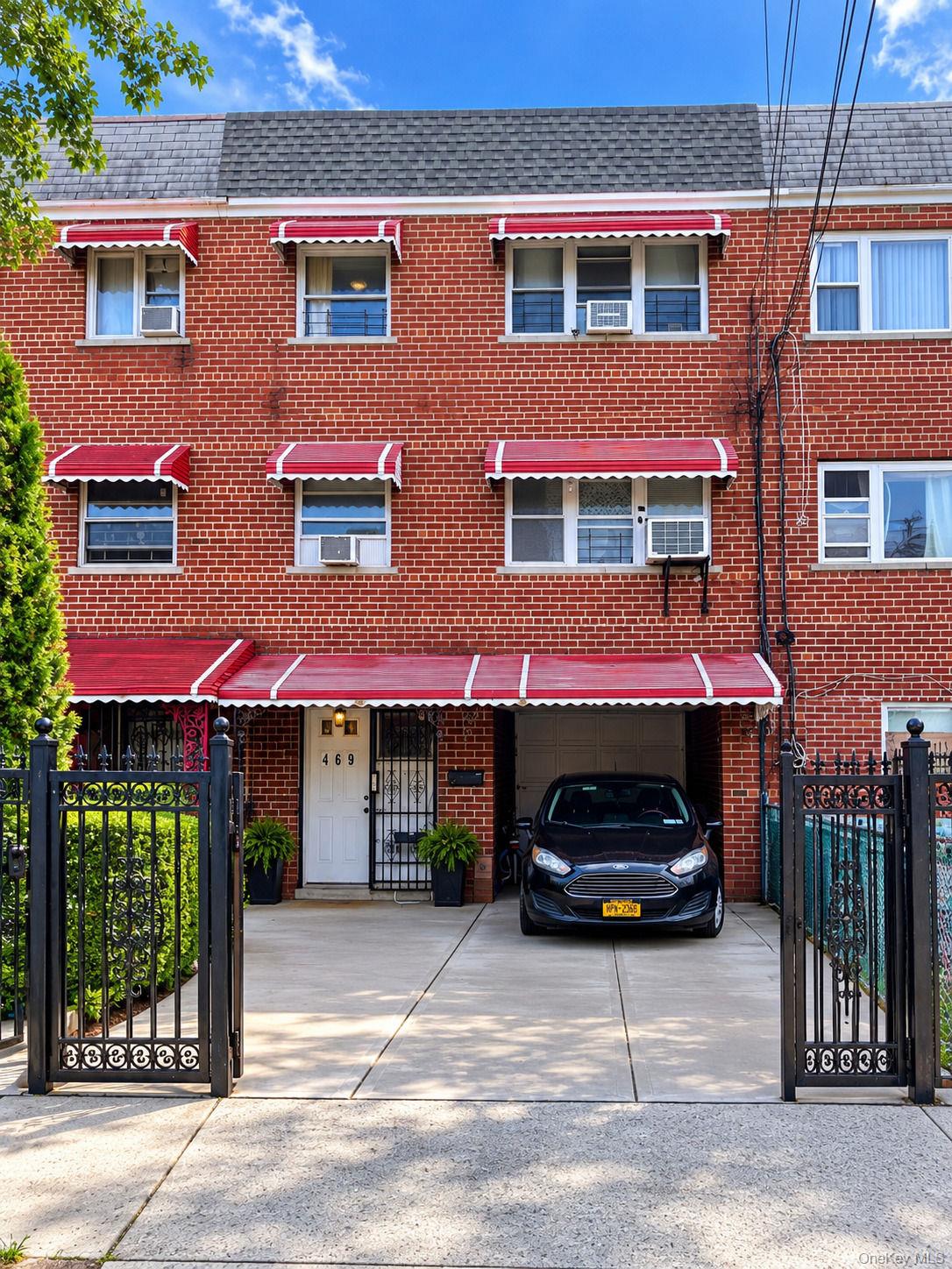 469 Commonwealth Ave