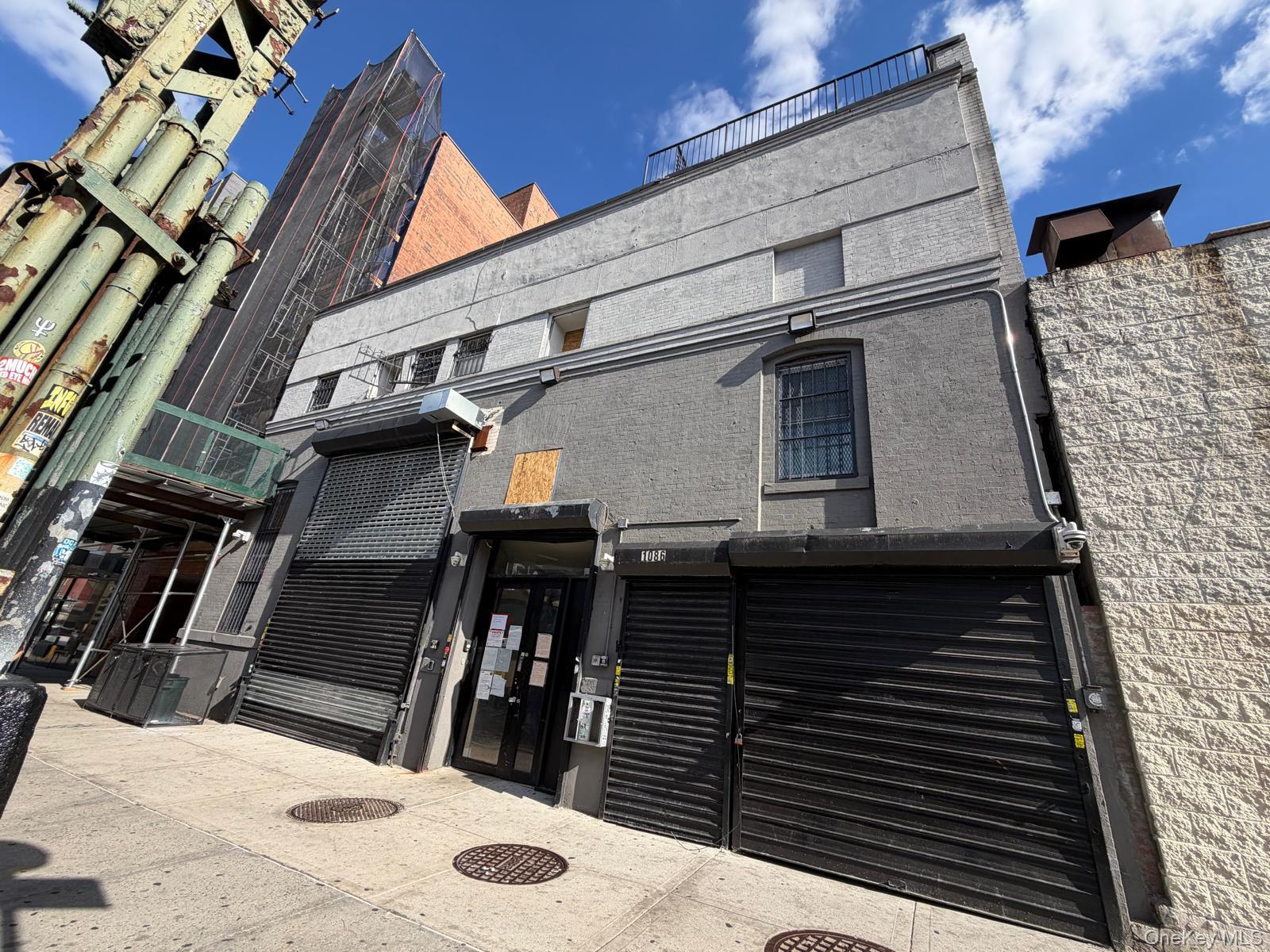 1086 Myrtle Ave