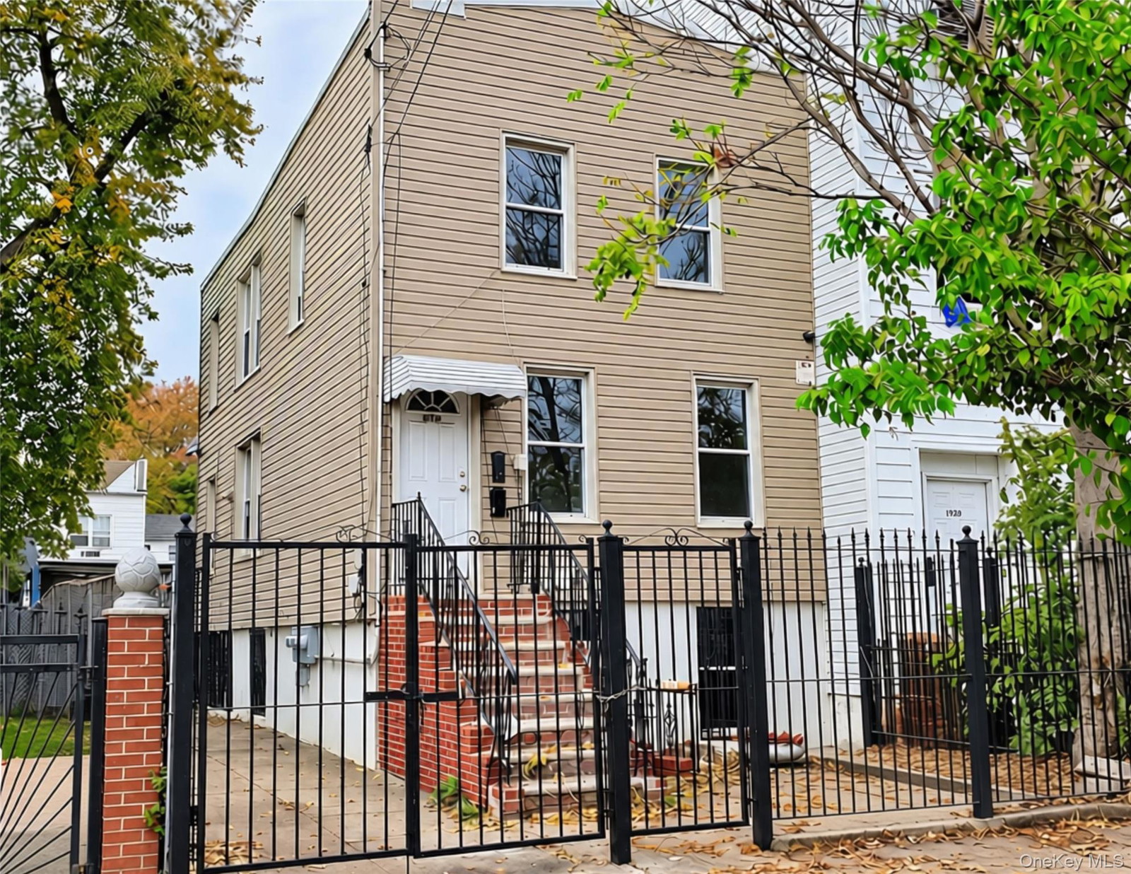 212 Bradford St