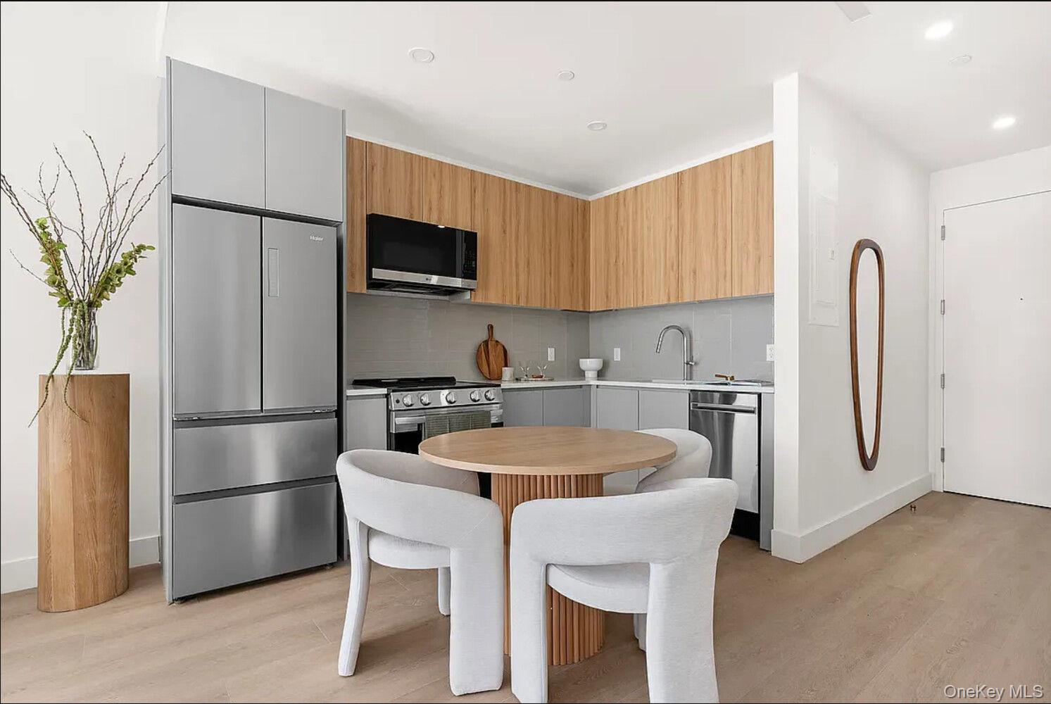 4-34 26th Avenue Unit 422