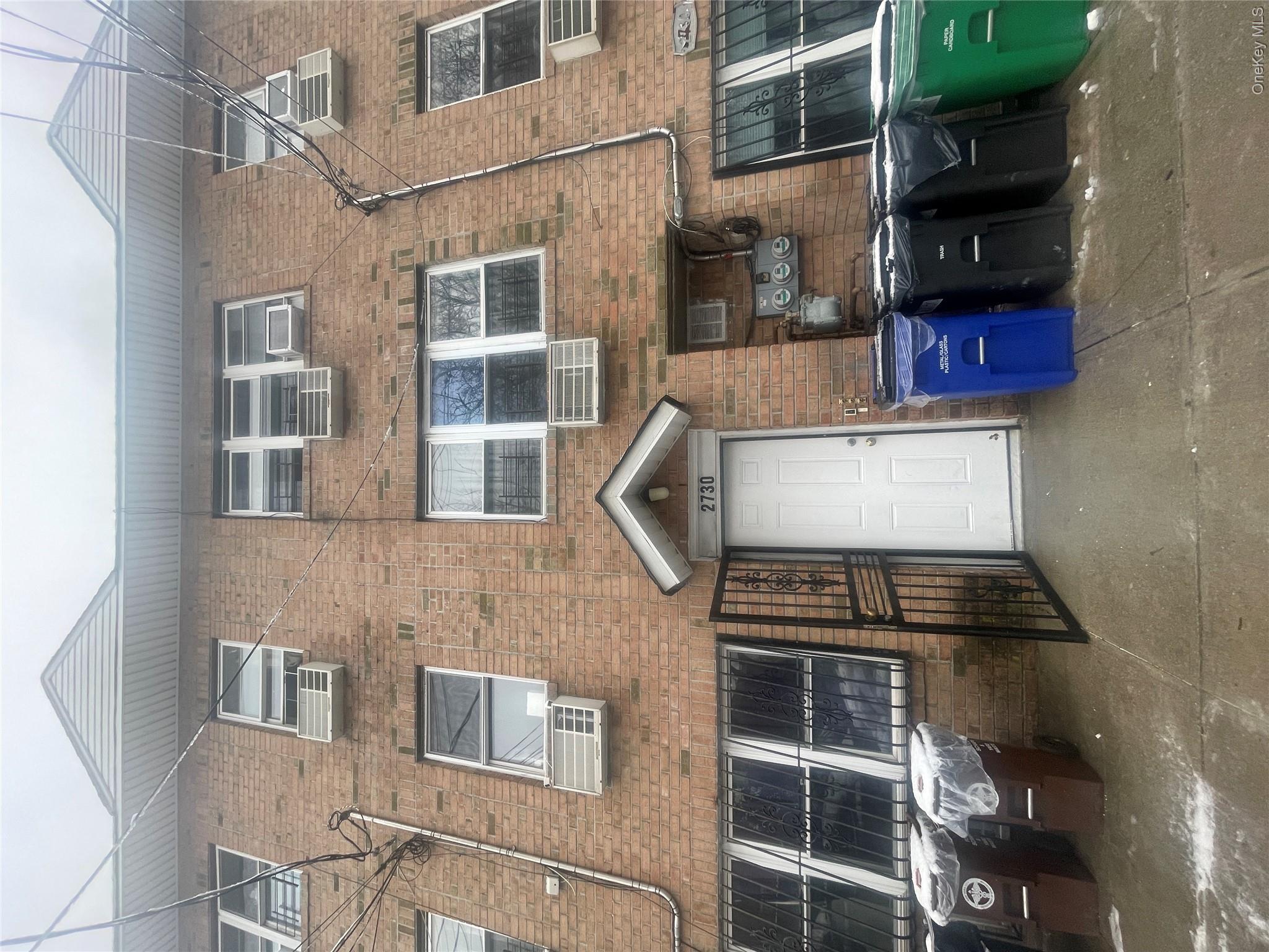 2730 Kingsbridge Ter