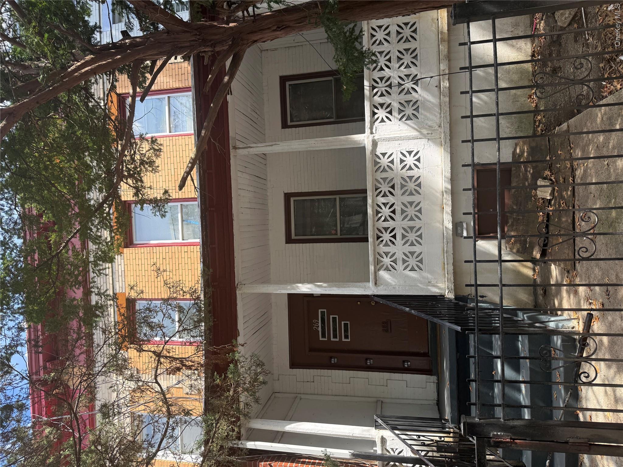 269 Grant Ave