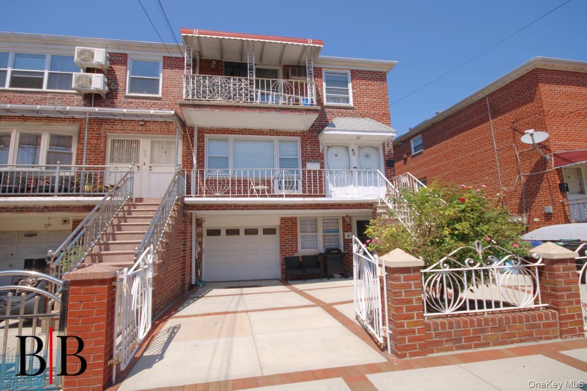 40 Bay 46th St