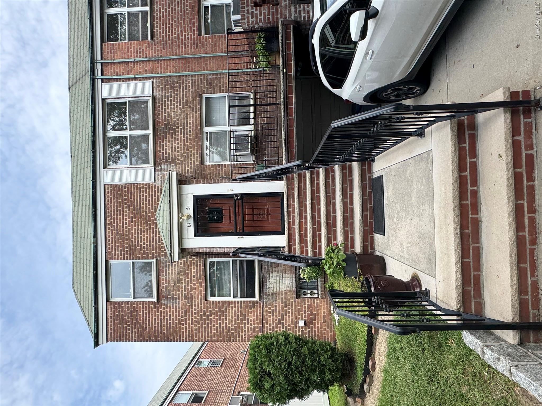 6131 185th St Unit 2fl