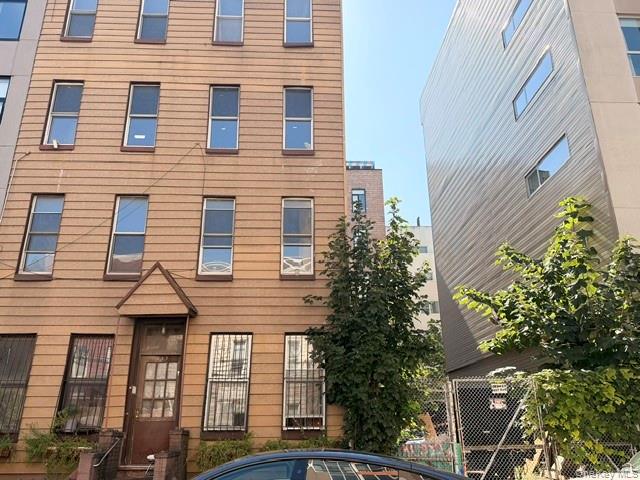 142 N 11th St