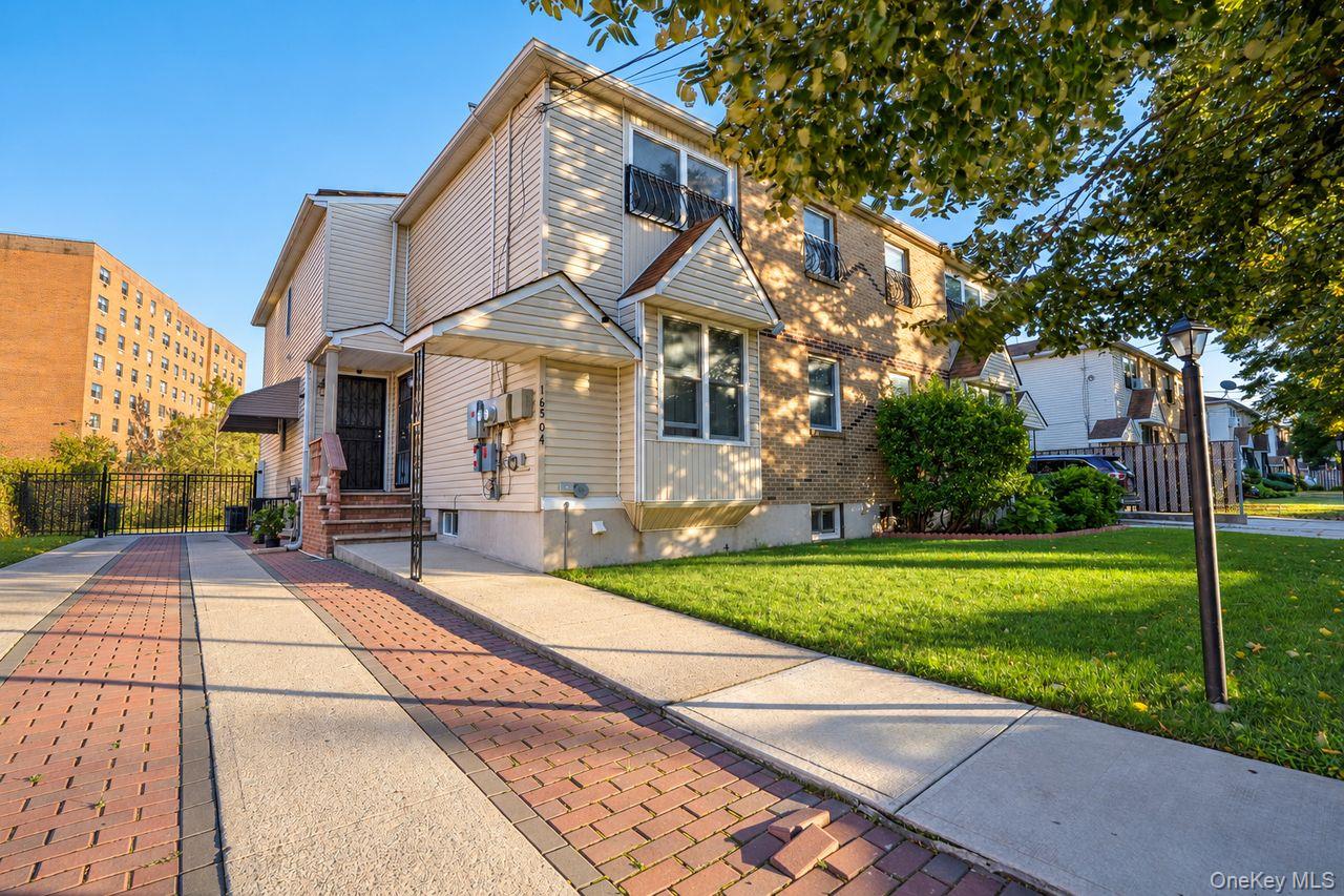 16504 Sayres Ave Unit 2R