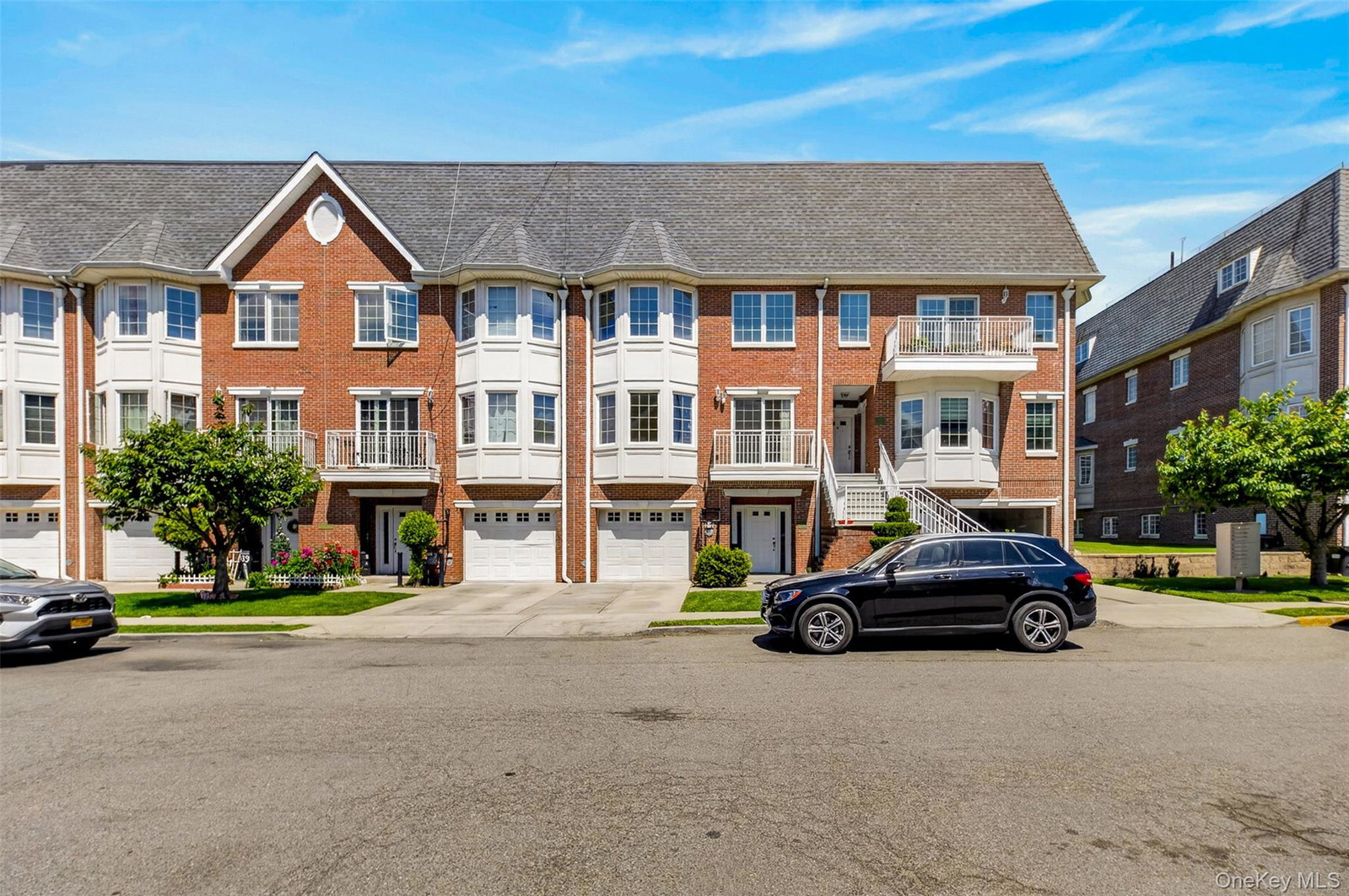 343 Soundview Ln