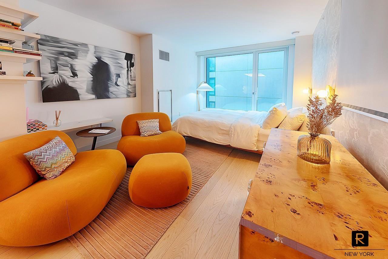 450 Washington Street Unit 303