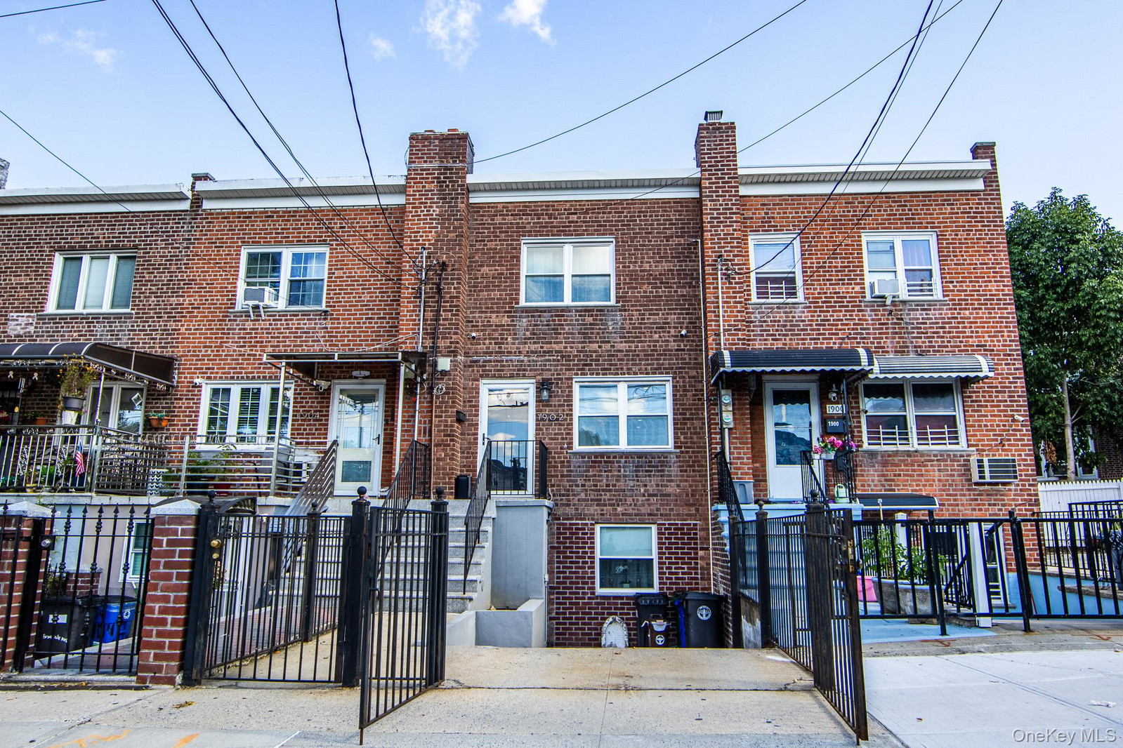 1902 Bronxdale Ave