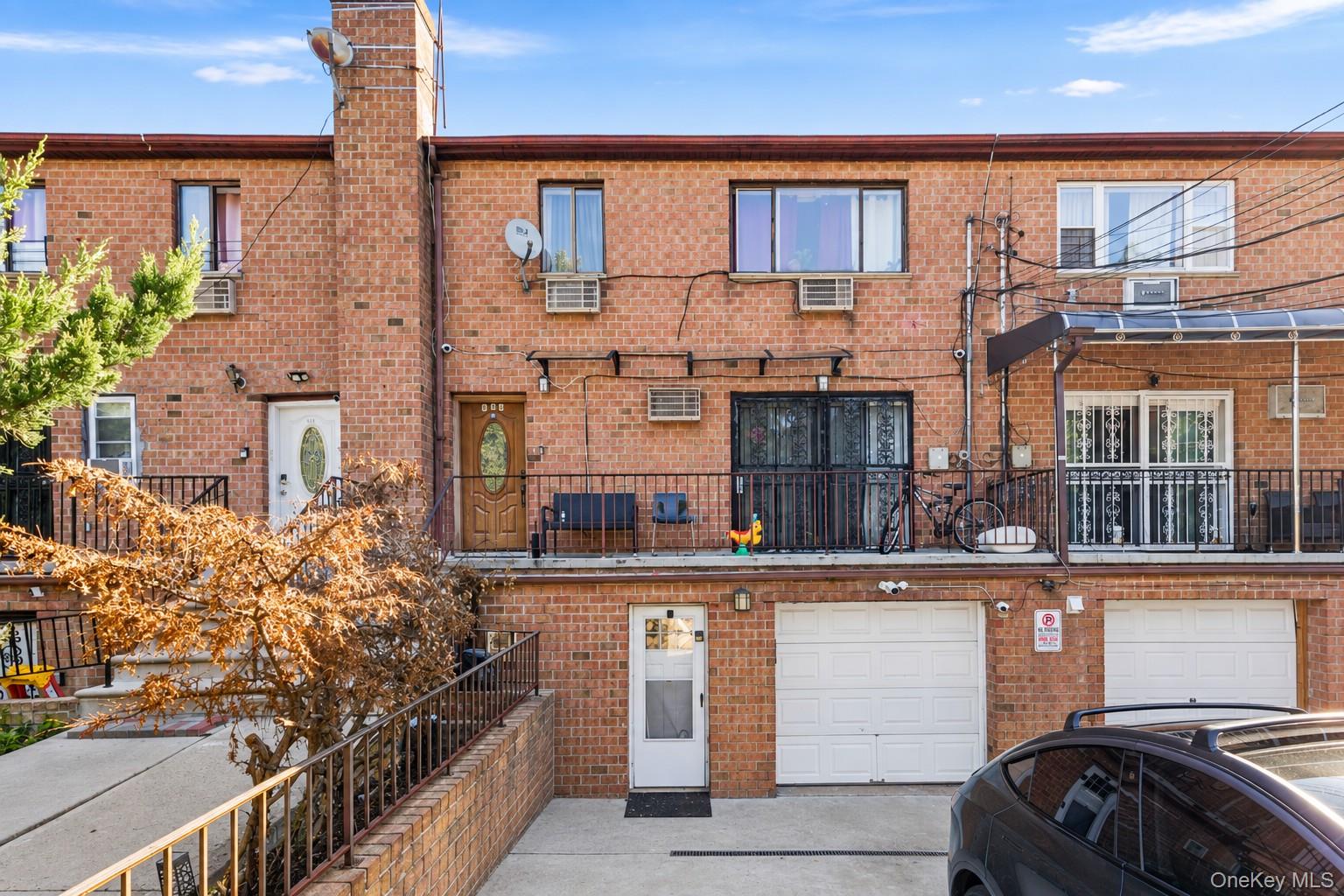 368 Balcom Ave