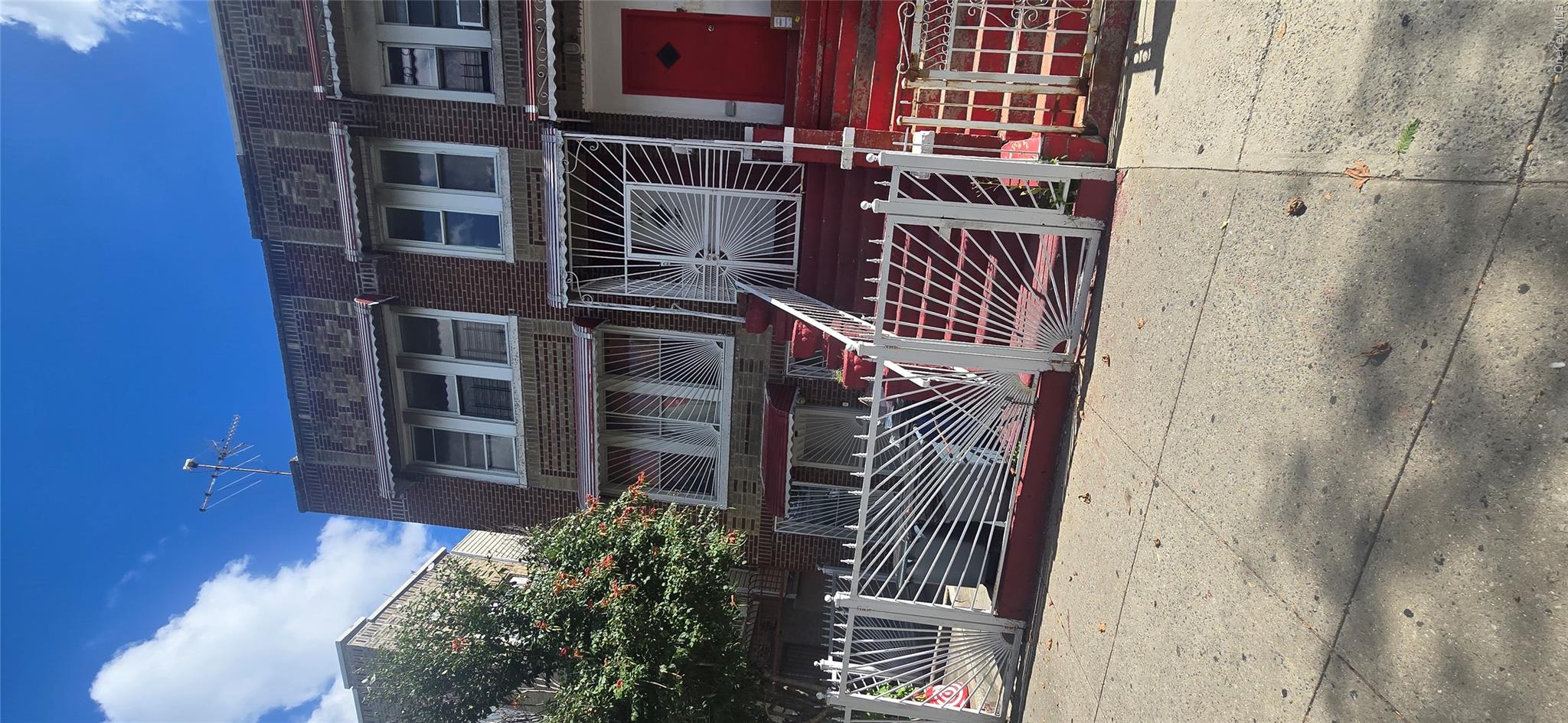 1348 Elder Ave