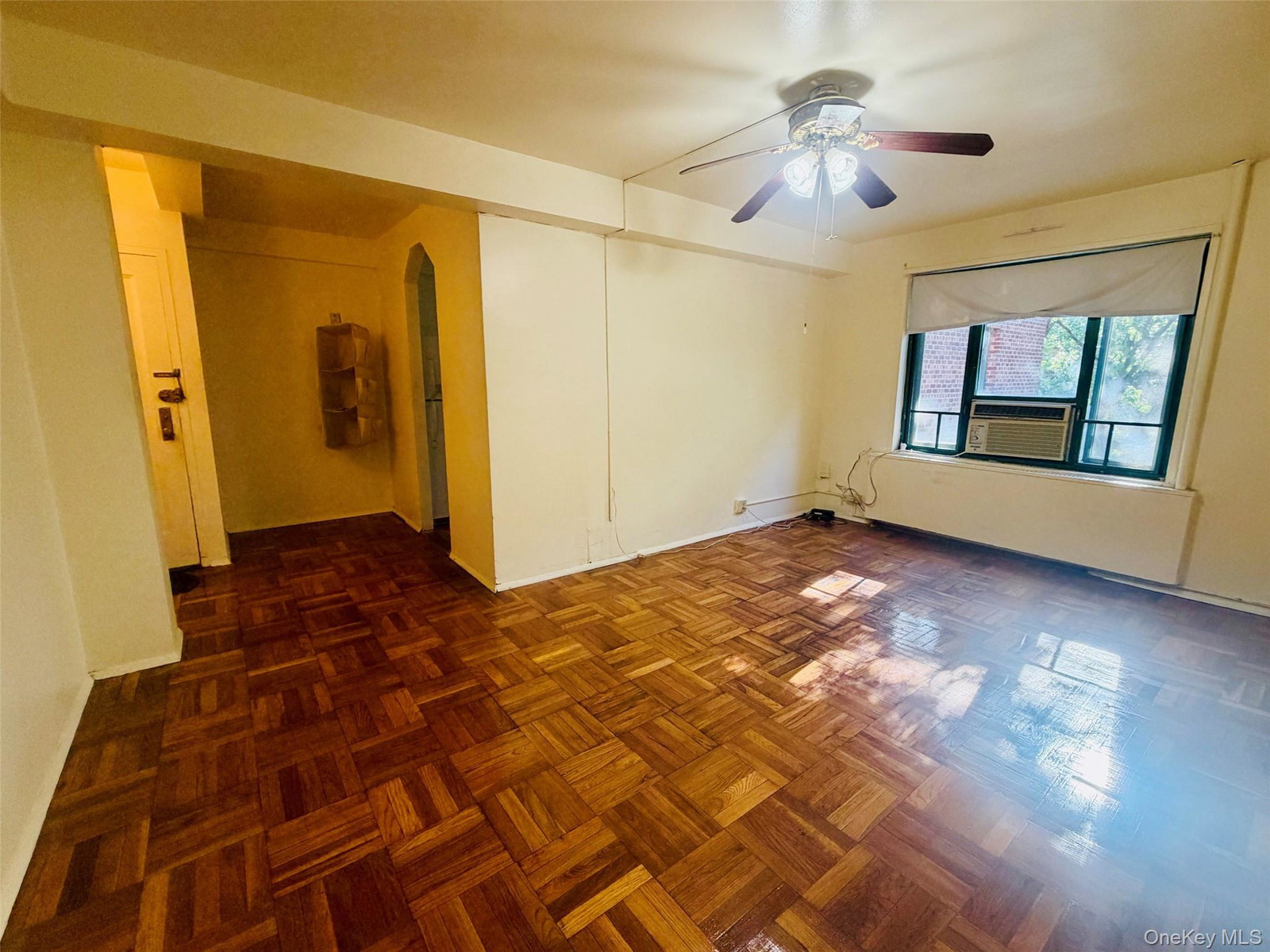 2049 Mcgraw Ave Unit 6H