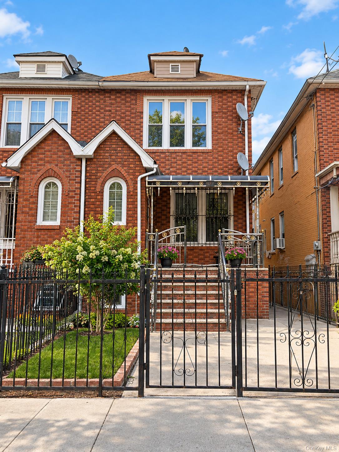 95 E 56th St