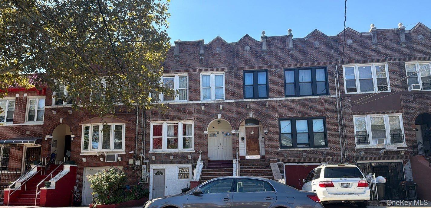 98 E 56th St